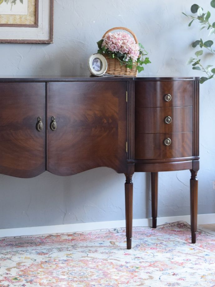 英国アンティークの美しいサイドボード、イギリスで見つけたマホガニー