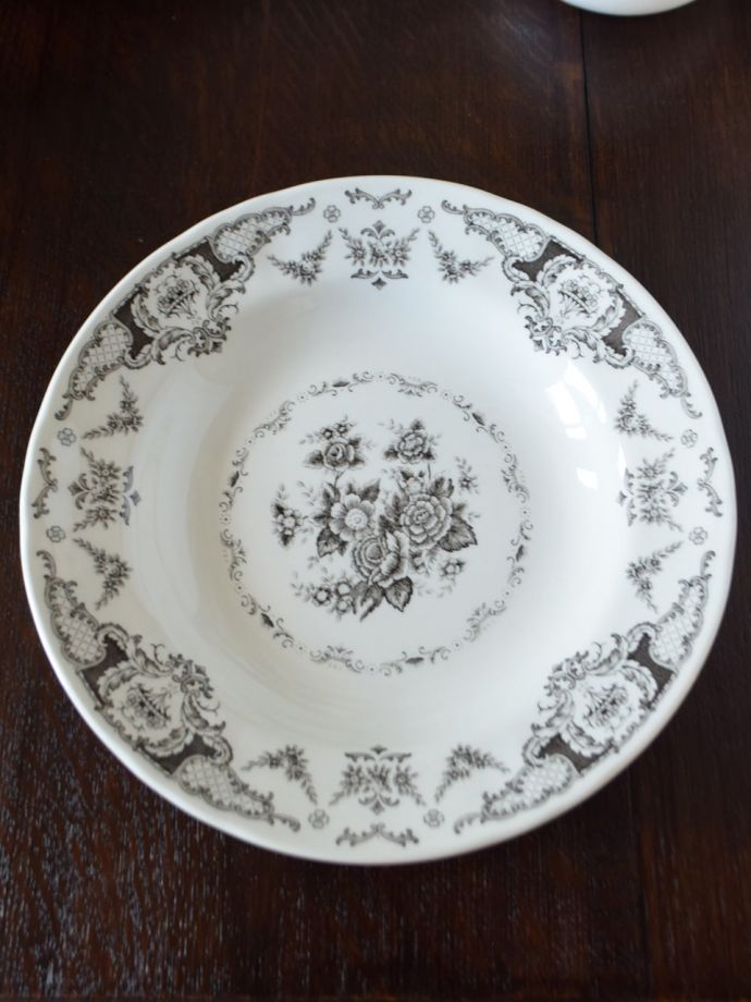 フランスのおしゃれな食器、コントワール・ドゥ・ファミーユのスープ