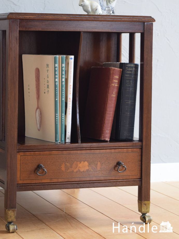 英国から届いたアンティークのカンタベリー、マホガニー材の美しい