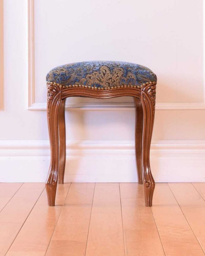 フレンチカブリオルレッグが美しいアンティーク風スツール(y-193-c