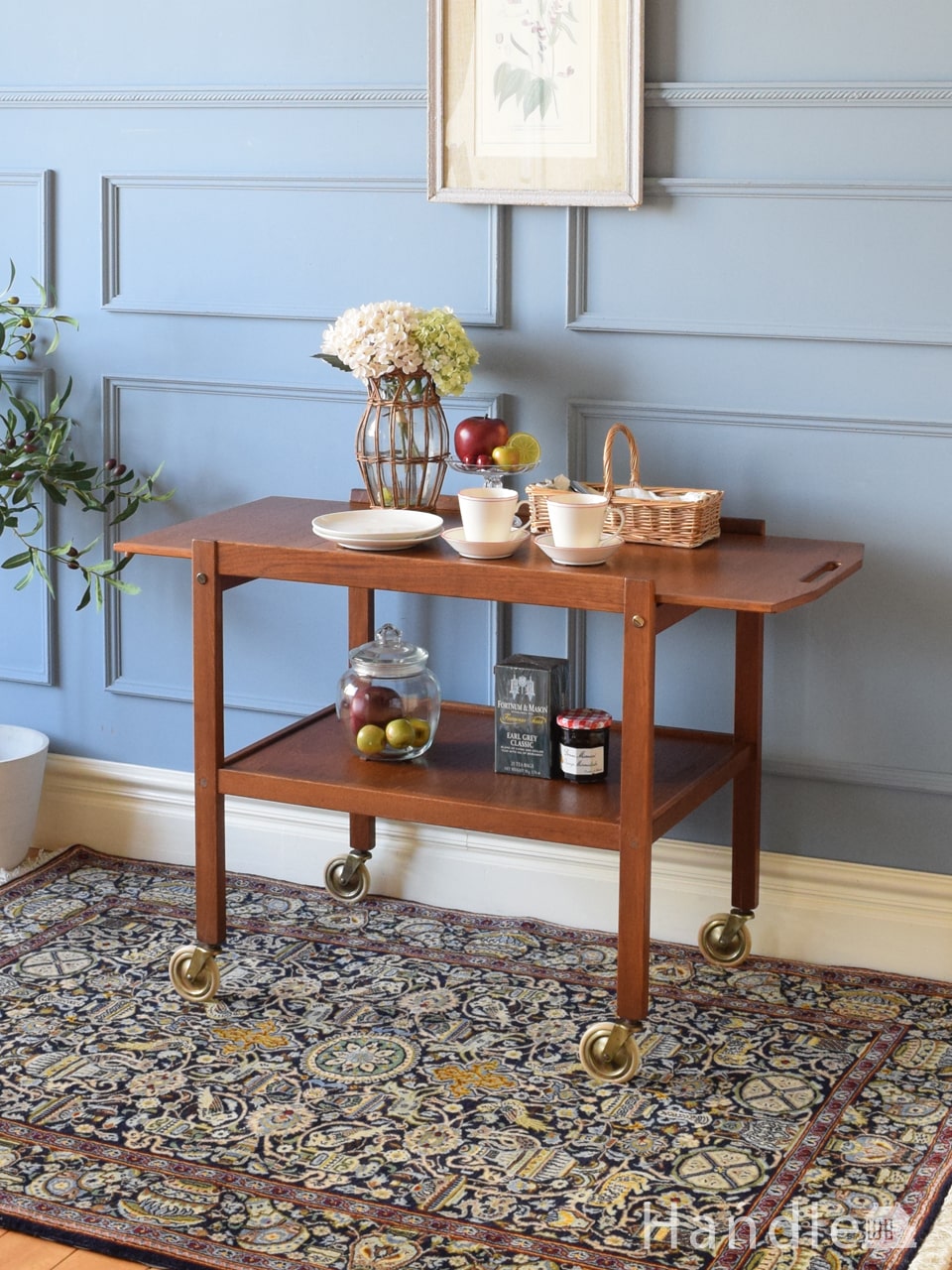 天板が伸び縮みする便利なビンテージのトローリー、移動式の伸長式