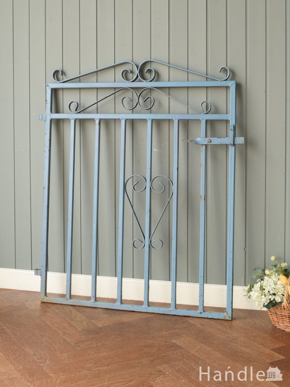 フランス輸入のお洒落なアンティーク木製ワインラック（8本用）(j-2418