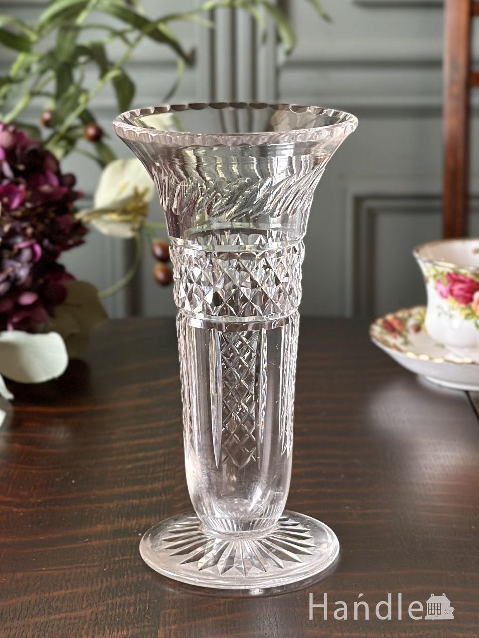 英国アンティークのフラワーベース、シルバープレートの花留め付き花器