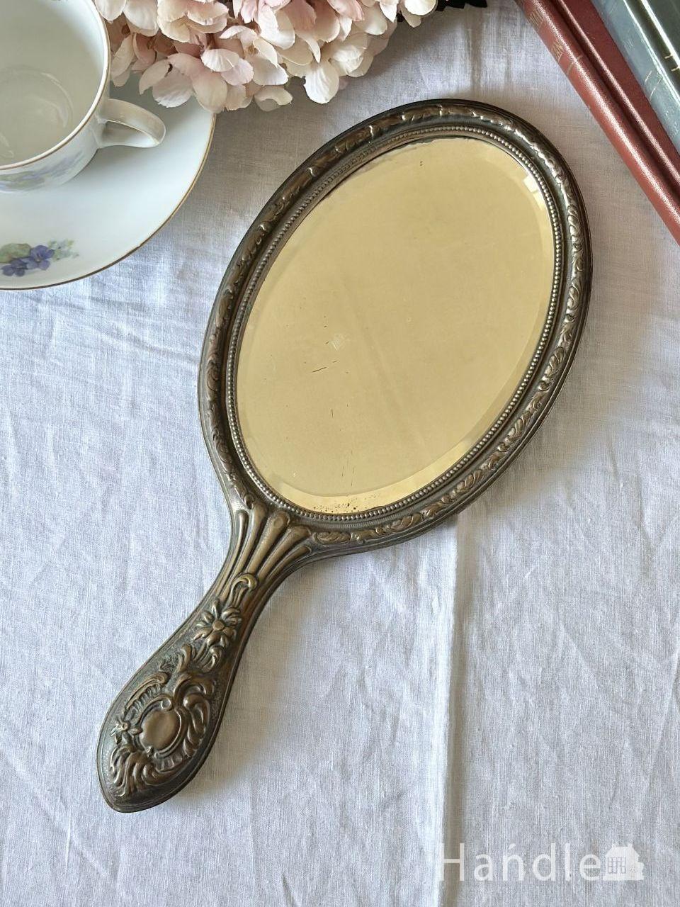 イギリスから届いた美しいバーボラミラー、青いお花の細工が可愛い