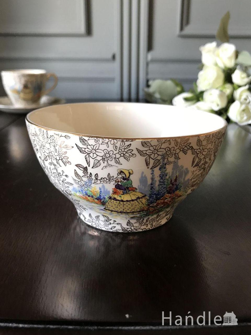 チンツ柄のクリノリンレディが描かれた、キラキラ輝くアンティークの