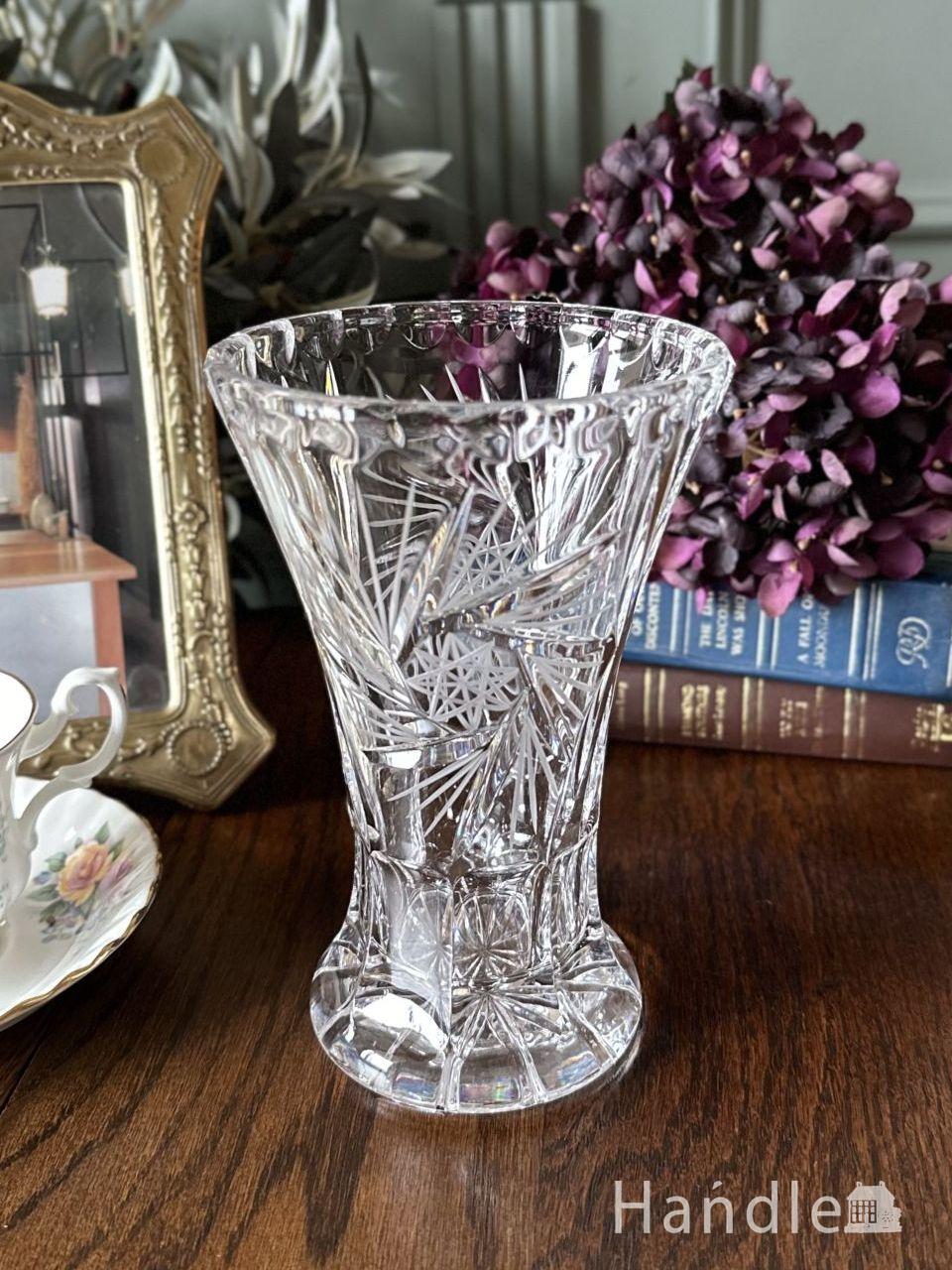 英国アンティークガラスのフラワーベース、アンティーク型押しガラスの