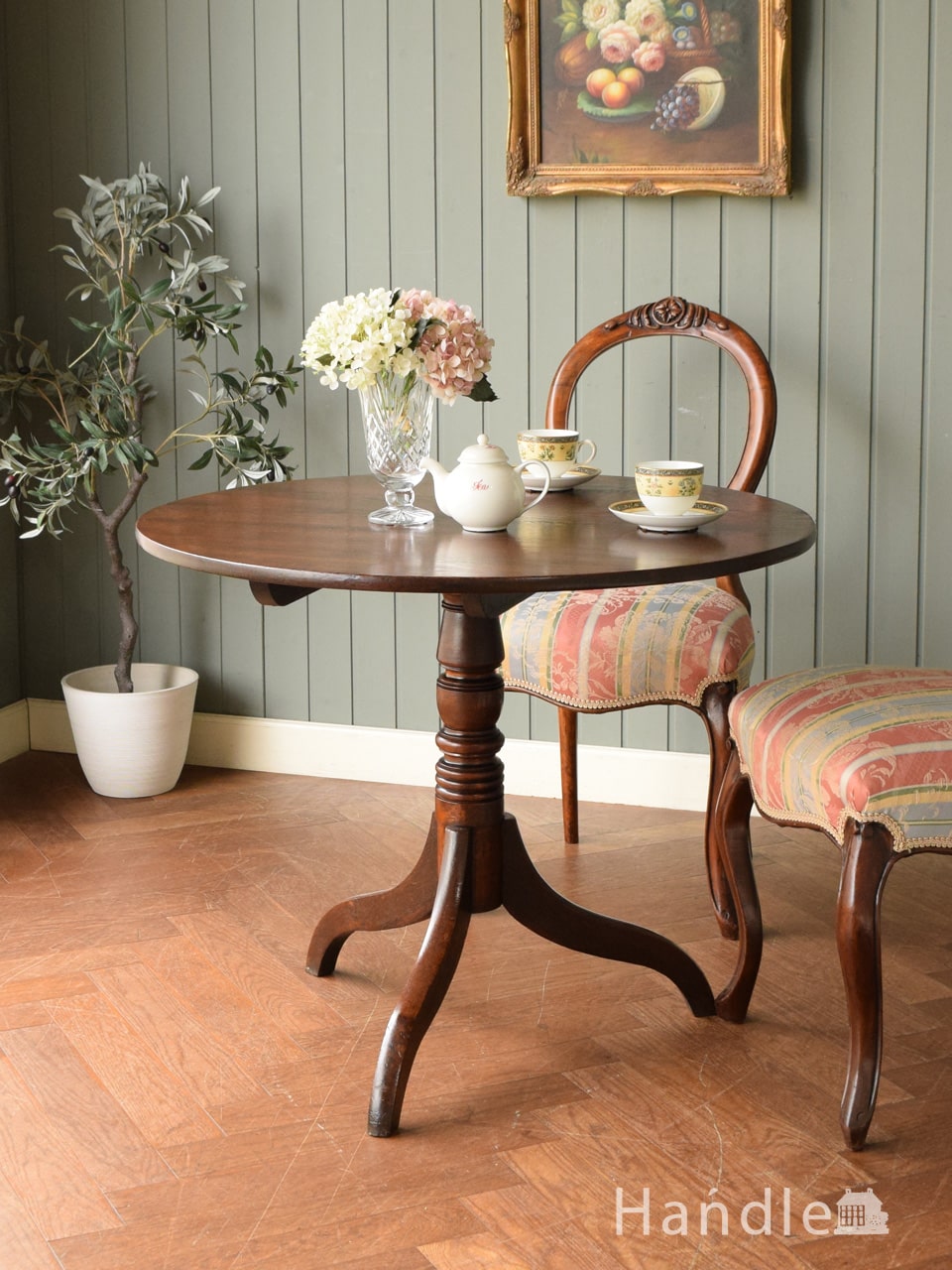 フランスから届いたおしゃれなアンティークテーブル、デスクにも使える