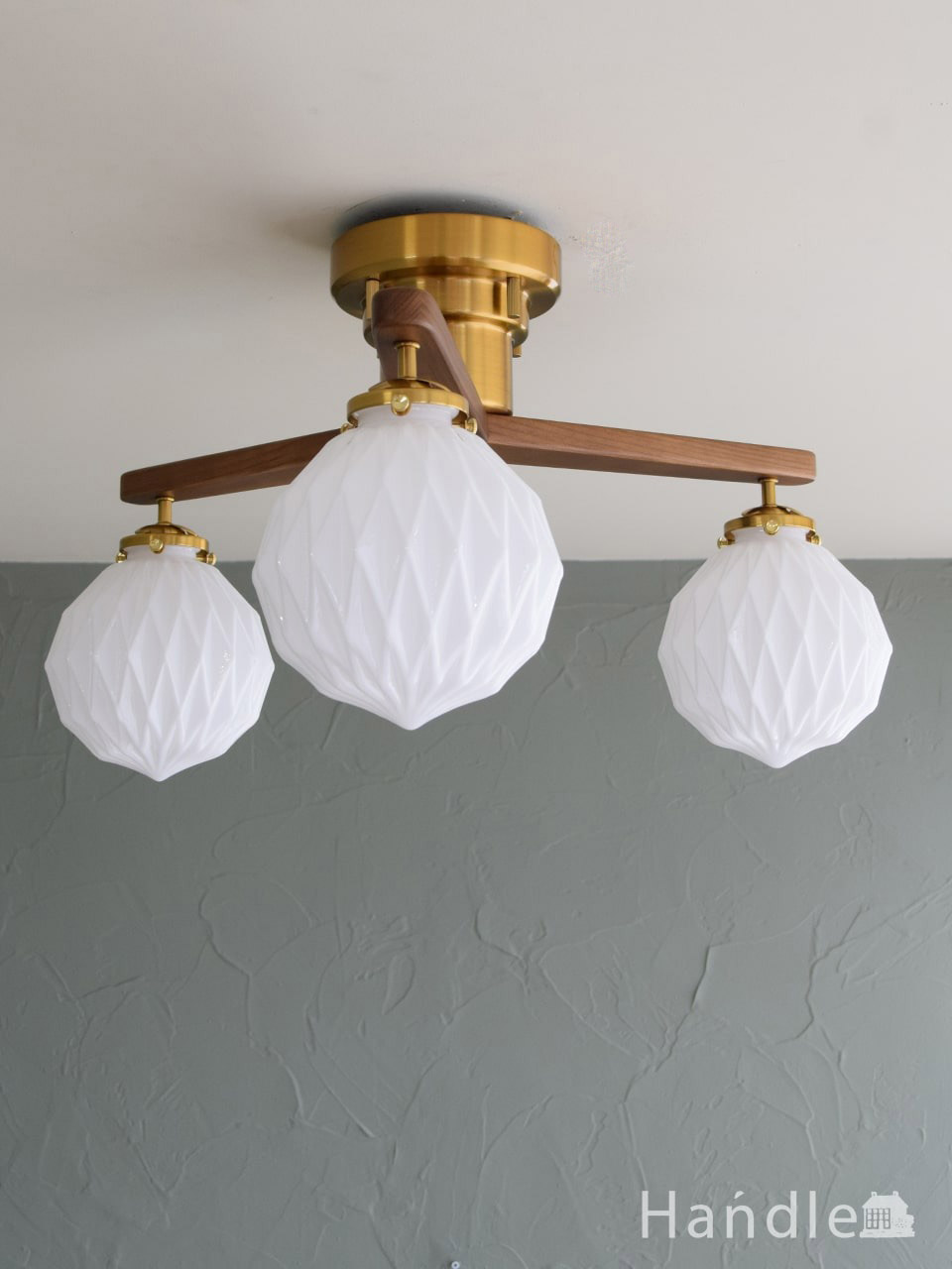 ビンテージ風のシーリングライト、ホワイトシェードのおしゃれな照明(3