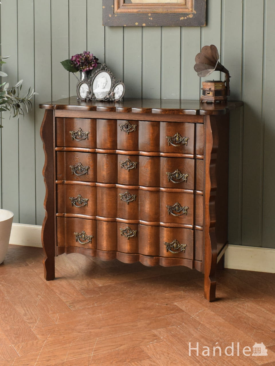 フランスの美しい猫脚チェスト、カギがついたアンティークの家具(j