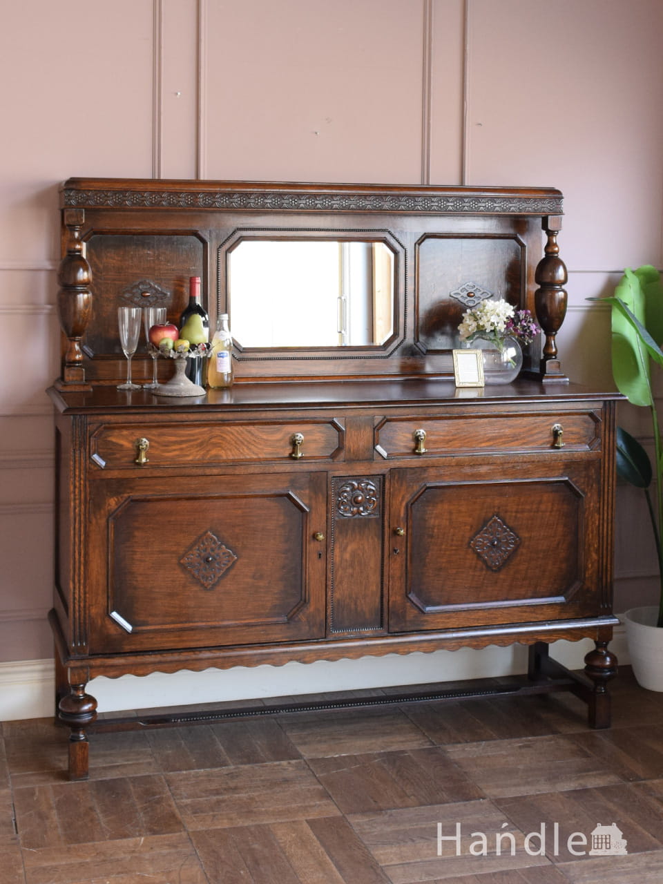 スカンジナビアンなヴィンテージ家具、リビングサイドボード（Jentique