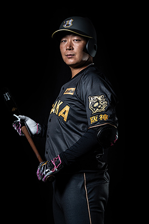 阪神タイガース 森下翔太 ブラックダイナマイトユニフォーム Mサイズ