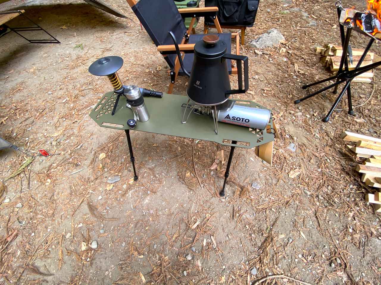 VENTLAXの焚き火サイドテーブル『VLAT-M70』は男心をくすぐる魅力が