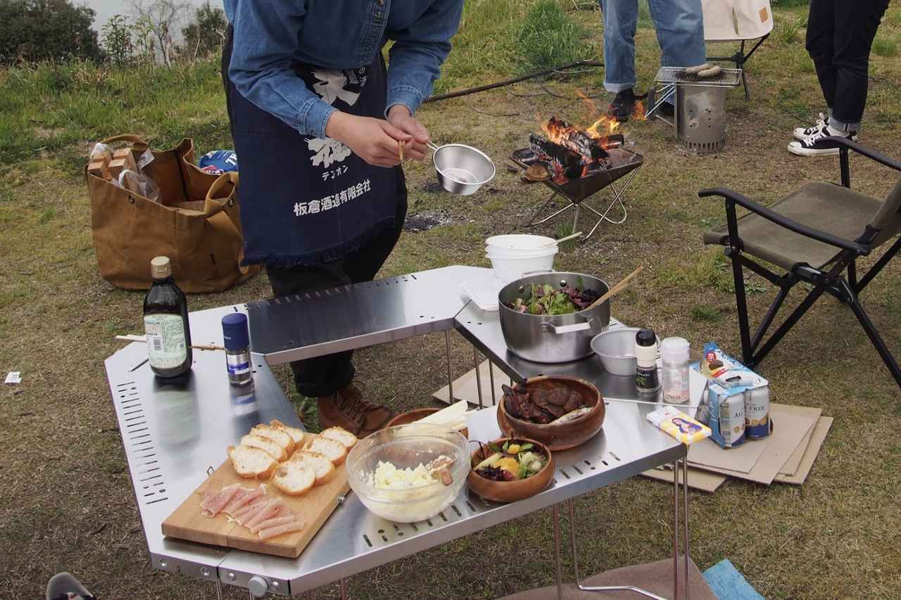 スノーピークの囲炉裏テーブル「ジカロテーブル」をレビュー 焚き火の