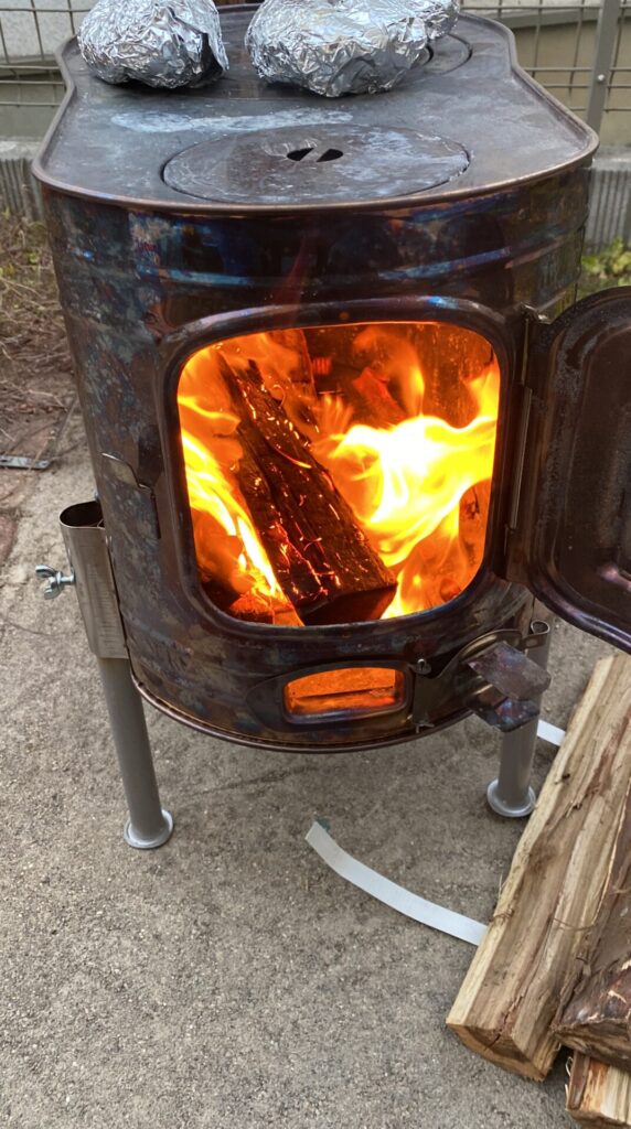 ホンマ製作所製 薪ストーブ「APS-48DX」の魅力やデメリット、他社との