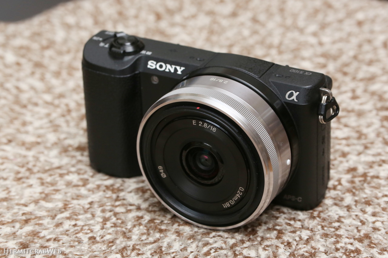 SONY E 16mm F2.8】APS-C用パンケーキレンズ。α5100にマッチするSONY