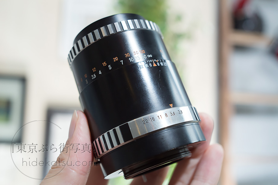 Sonnar」時代を超えて残るその名 中望遠135mmの表現を街歩きに Carl