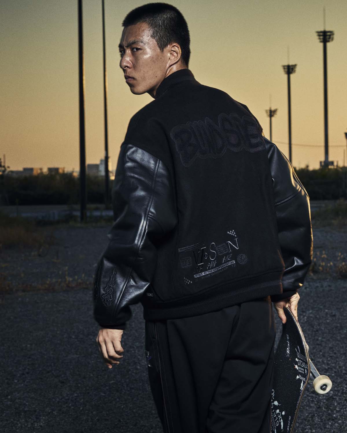 Evisen Skateboards × DELUXE、2023年秋冬コレクションからコラボ