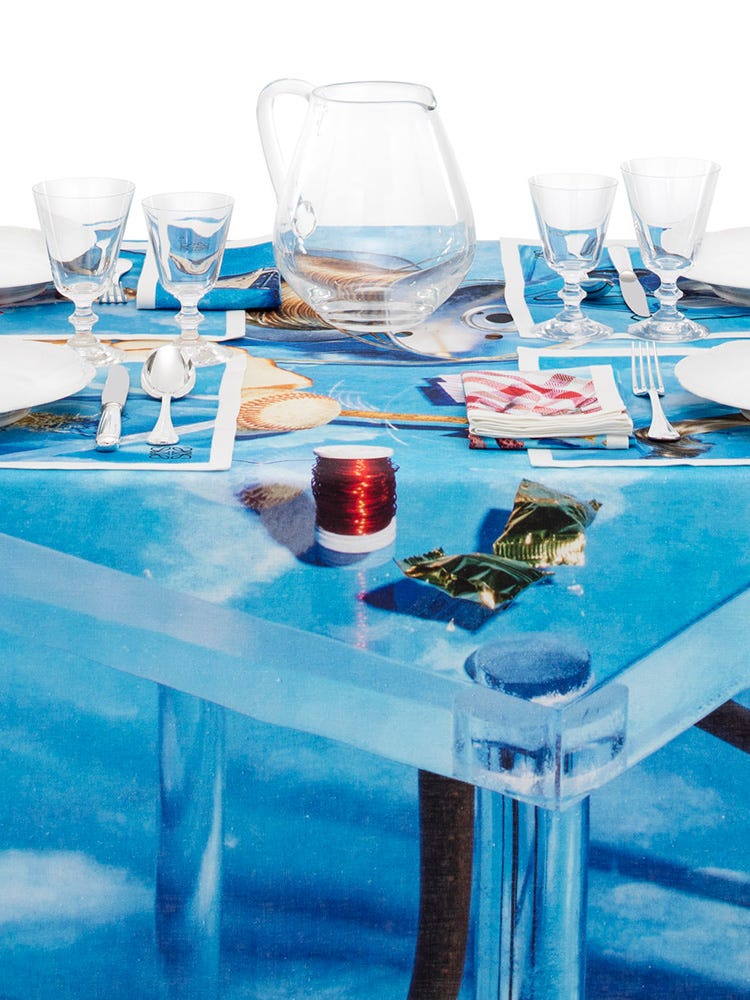 巨匠の作品をフィーチャー！ 「ロエベ」から限定テーブルリネンセット