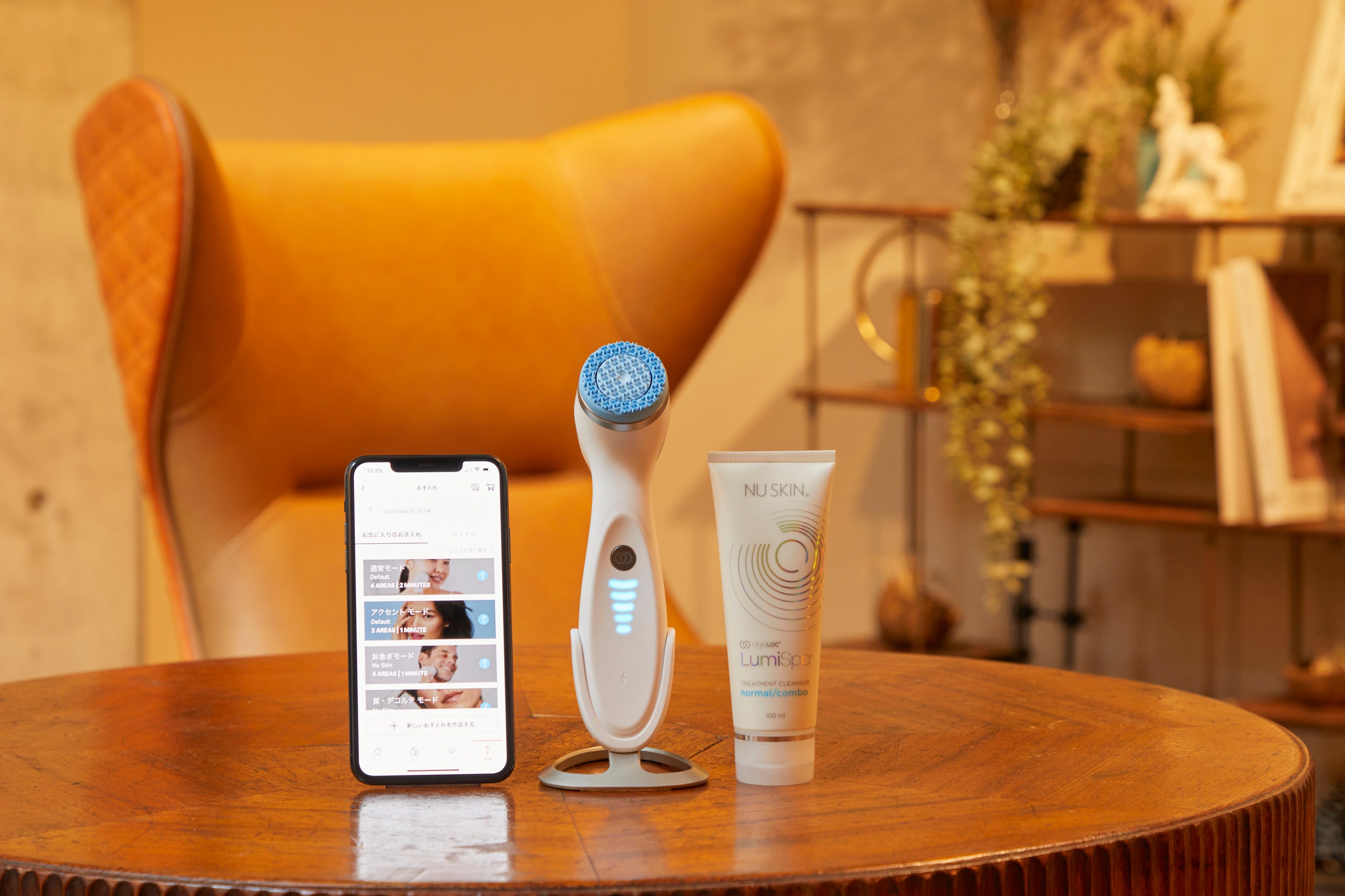 ルミスパ ニュースキン 洗顔ブラシ ホワイト/ブルー 充電コードのみ