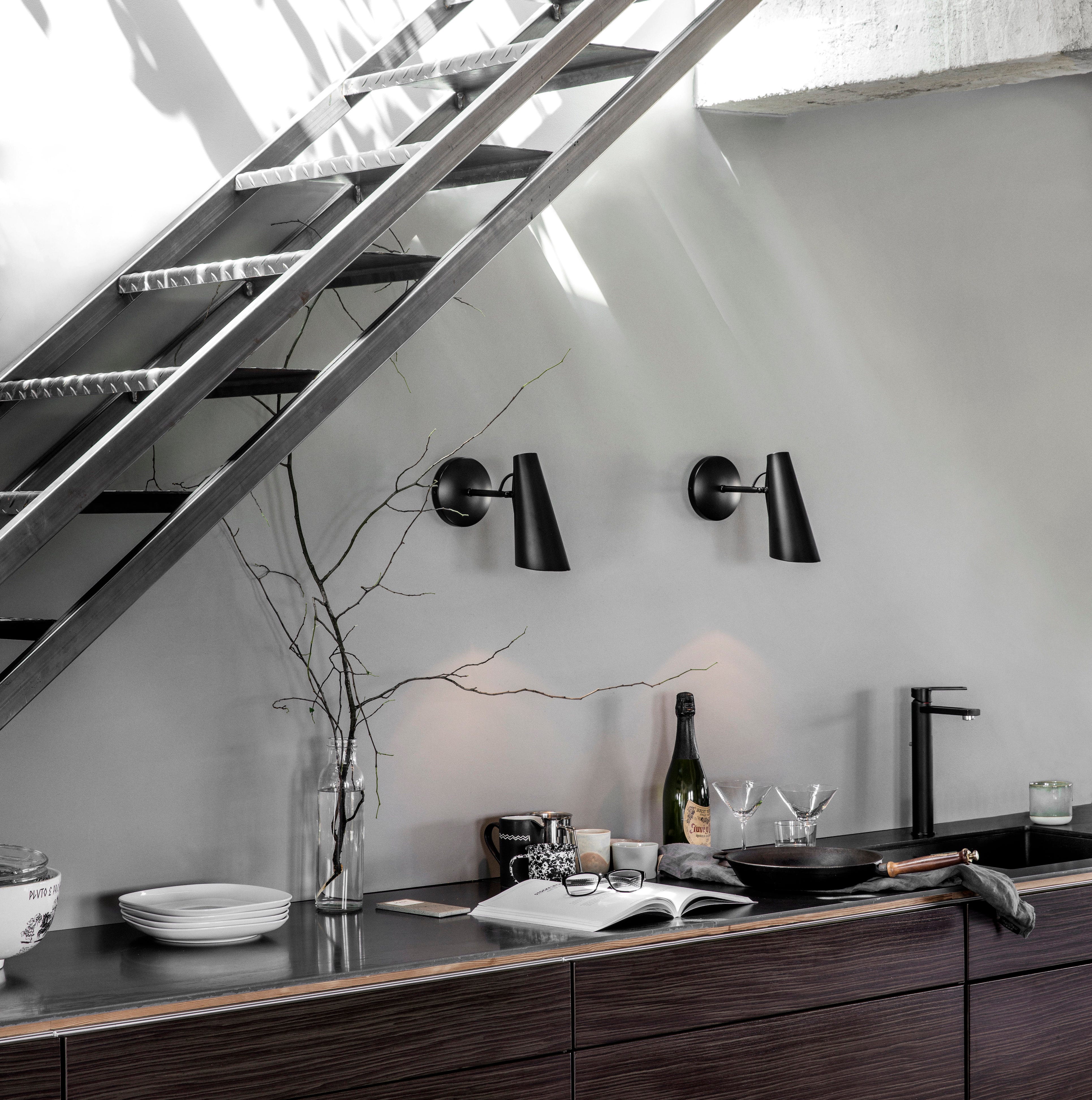 ミッドセンチュリー期の名作照明「バーディ」にオールブラック