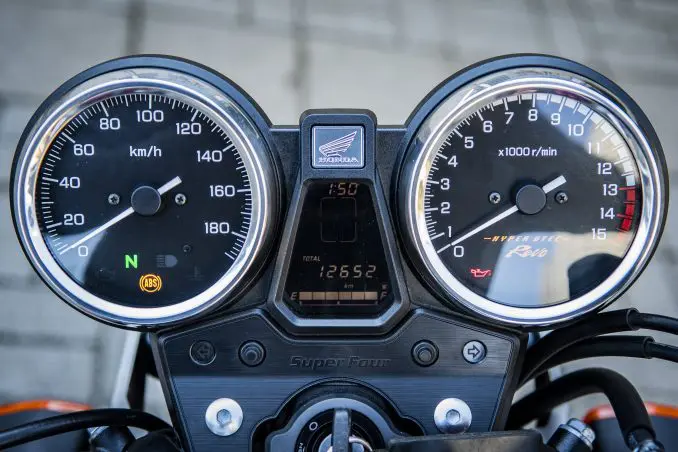 メーターの「距離計」って何で2つも3つもあるの？『ODOメーター』や