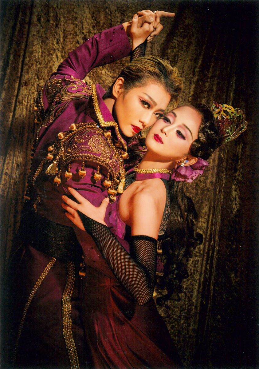 宝塚星組の3年ぶり全国ツアー開幕！組替えの暁千星お披露目に礼真琴