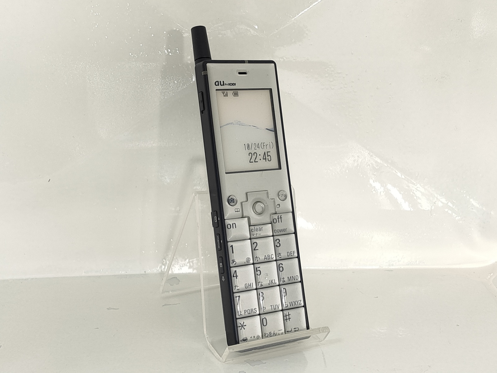 au design project INFOBAR A5307ST