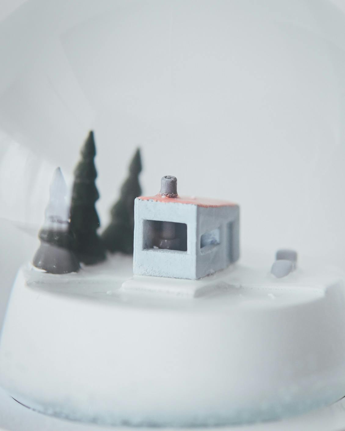 数量限定】スノードーム2025「湖畔の小屋で」 - 北欧、暮らしの道具店