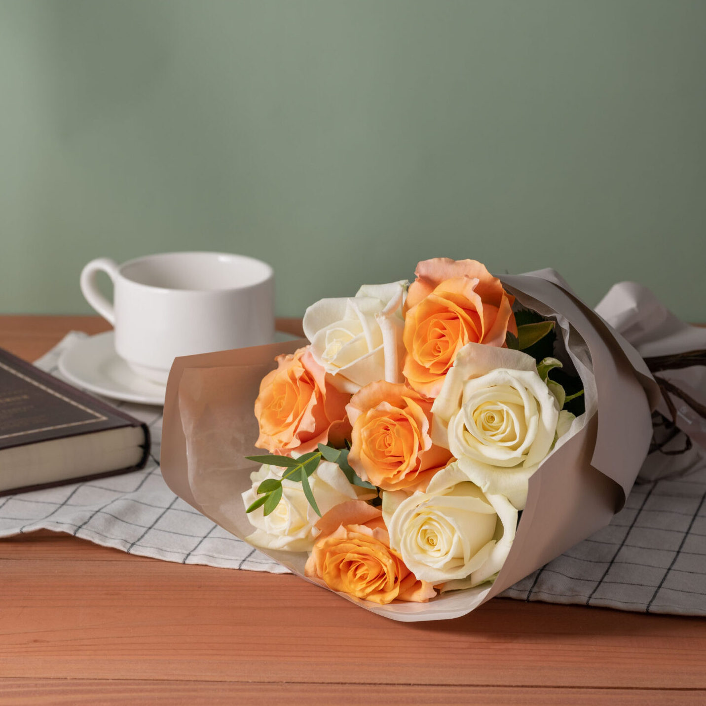 フリルブーケ ホワイトオレンジ 8本 | ホシファーム – 株式会社アデリー