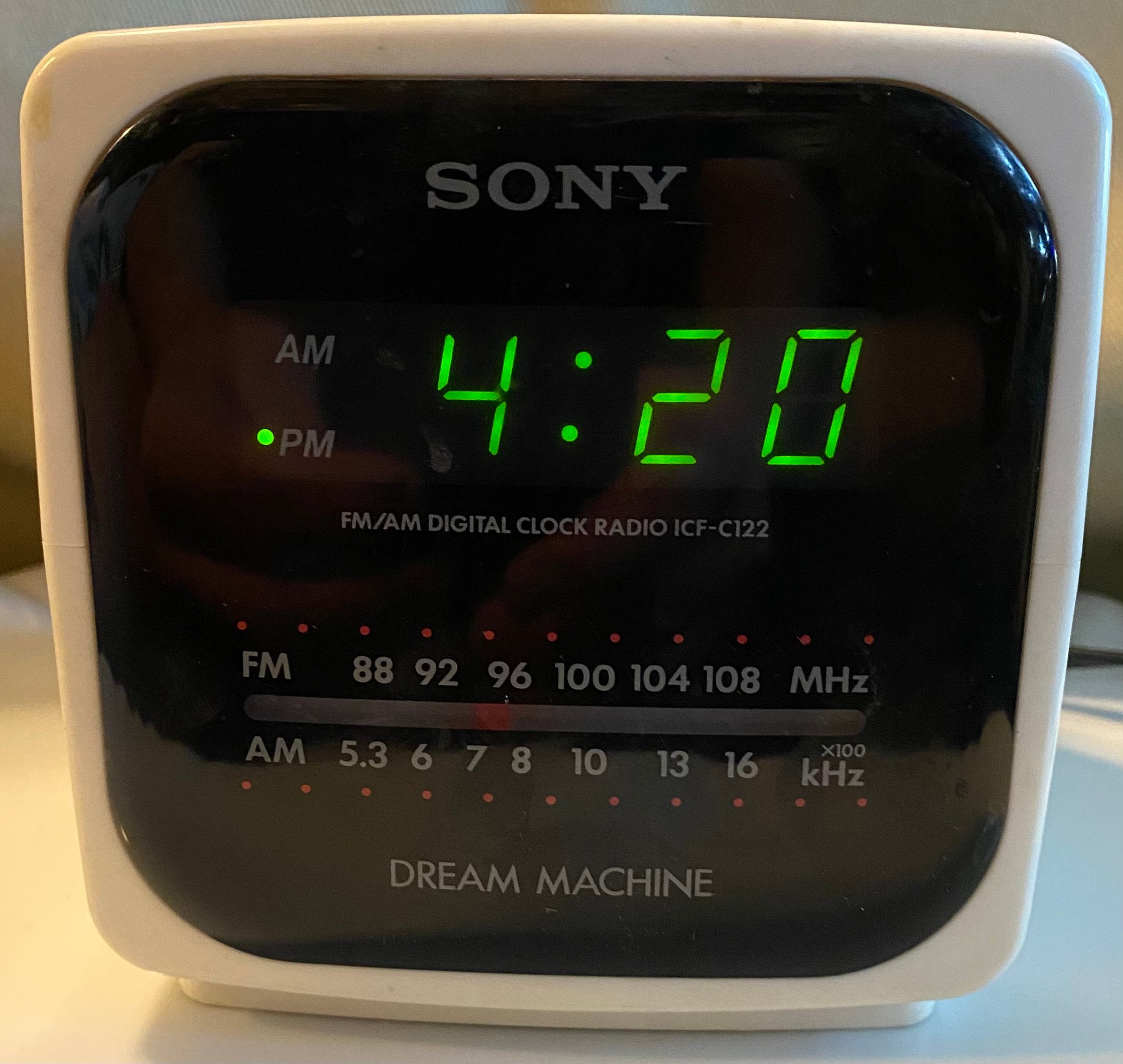 Vintage Sony Dream Machine AM/FM Radio Digital Alarm Clock Model
