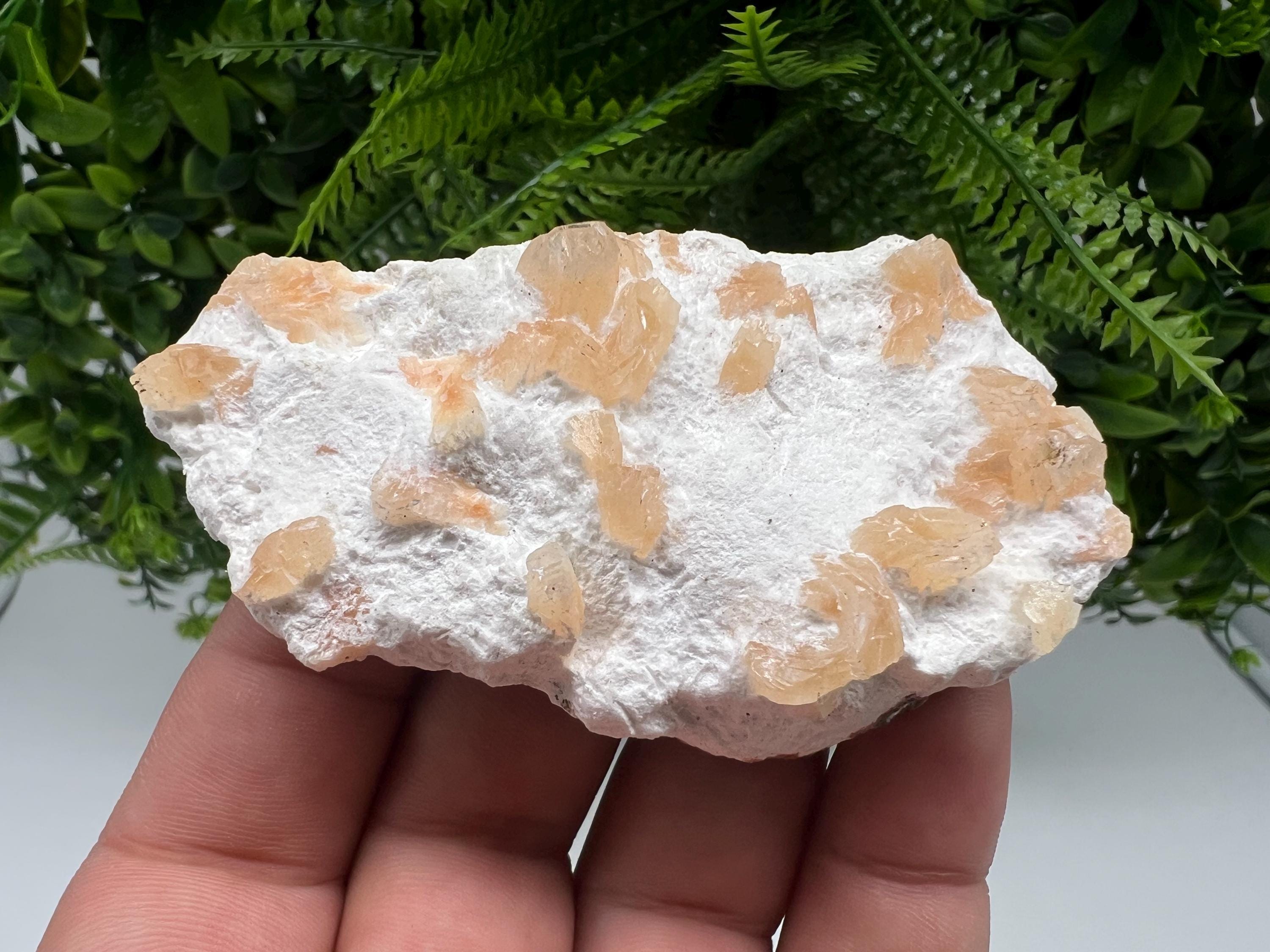 インド産の素晴らしいヒューランダイトとアポフィライト、プナ鉱山、金