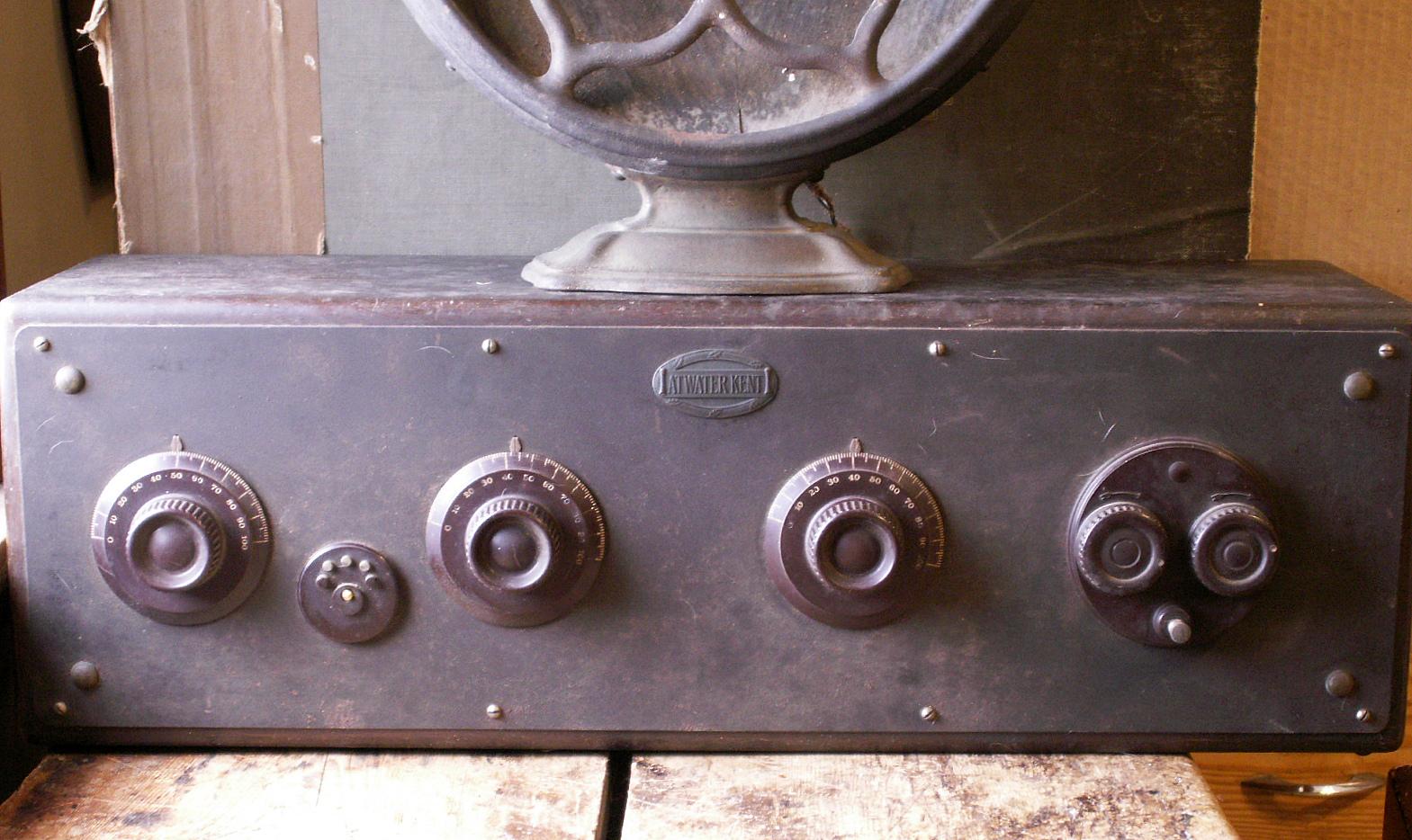 Antique Atwater Kent Radio Receiving Set Model 20 - Tube Radio