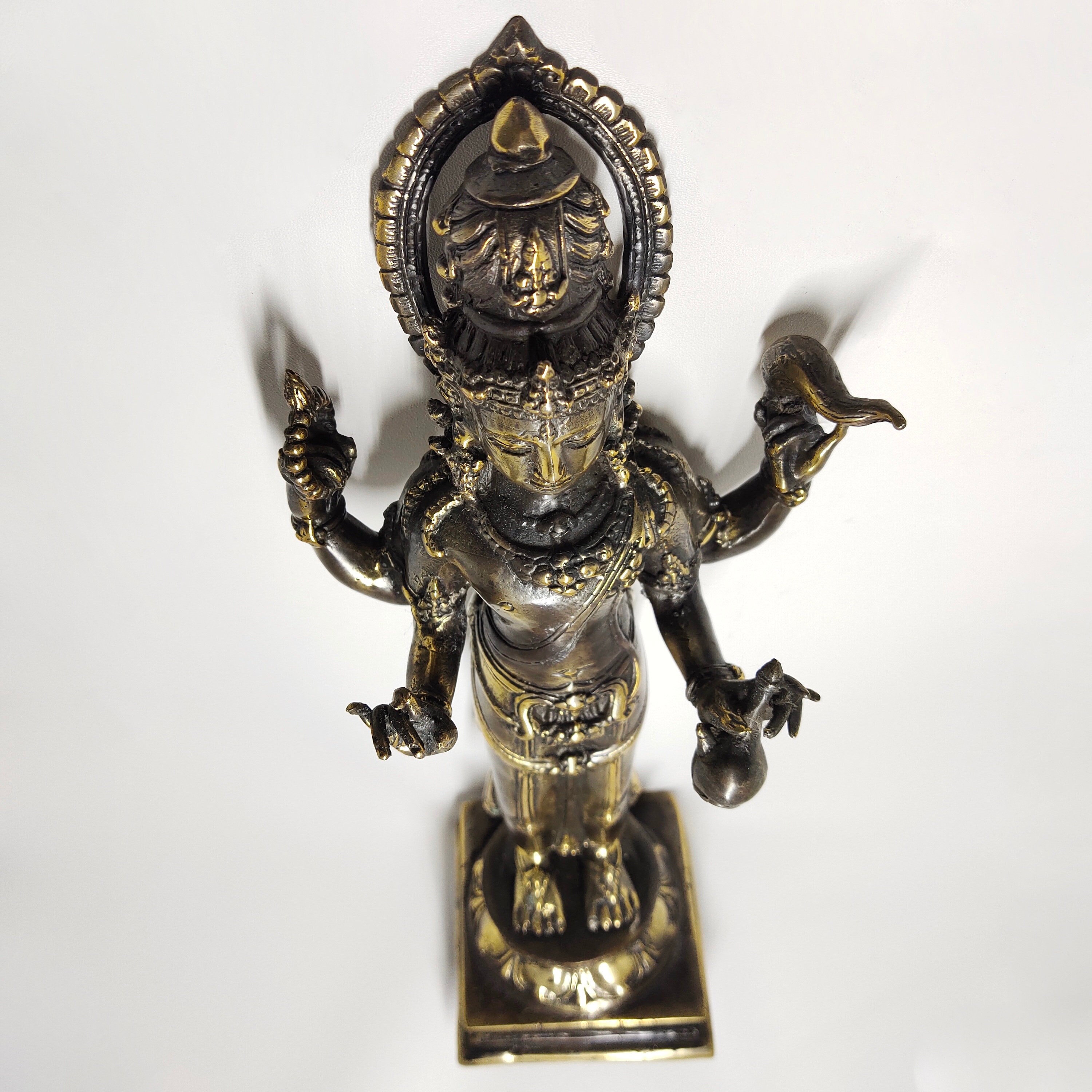 シヴァ神のブロンズ像、ヒンドゥー教の置物、室内装飾彫刻 - Etsy 日本