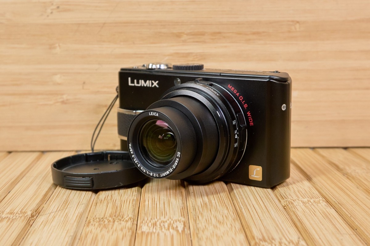 Panasonic Lumix DMC-LX2 10.2MP Digital Camera, Leica Lens, Made in