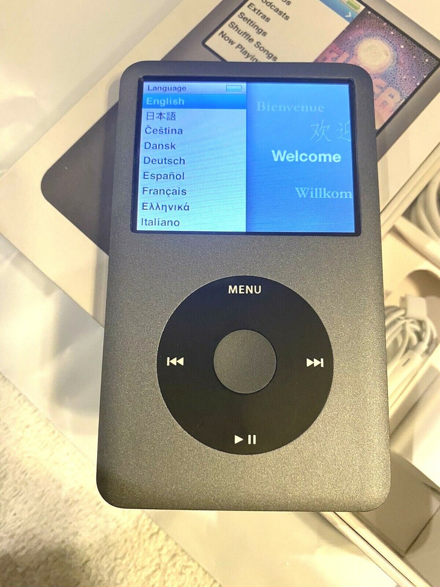 Apple iPod classic 6th Generation Gray (120GB) MP3 - Bundle with