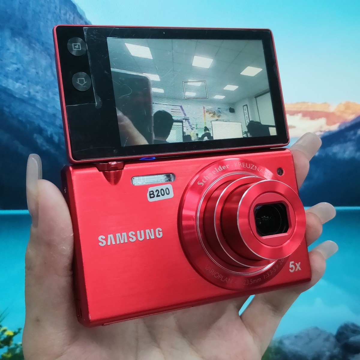 Samsung MV800 Digital Camera Selfie Flip-out Vlog 5x Zoom 16.1MP