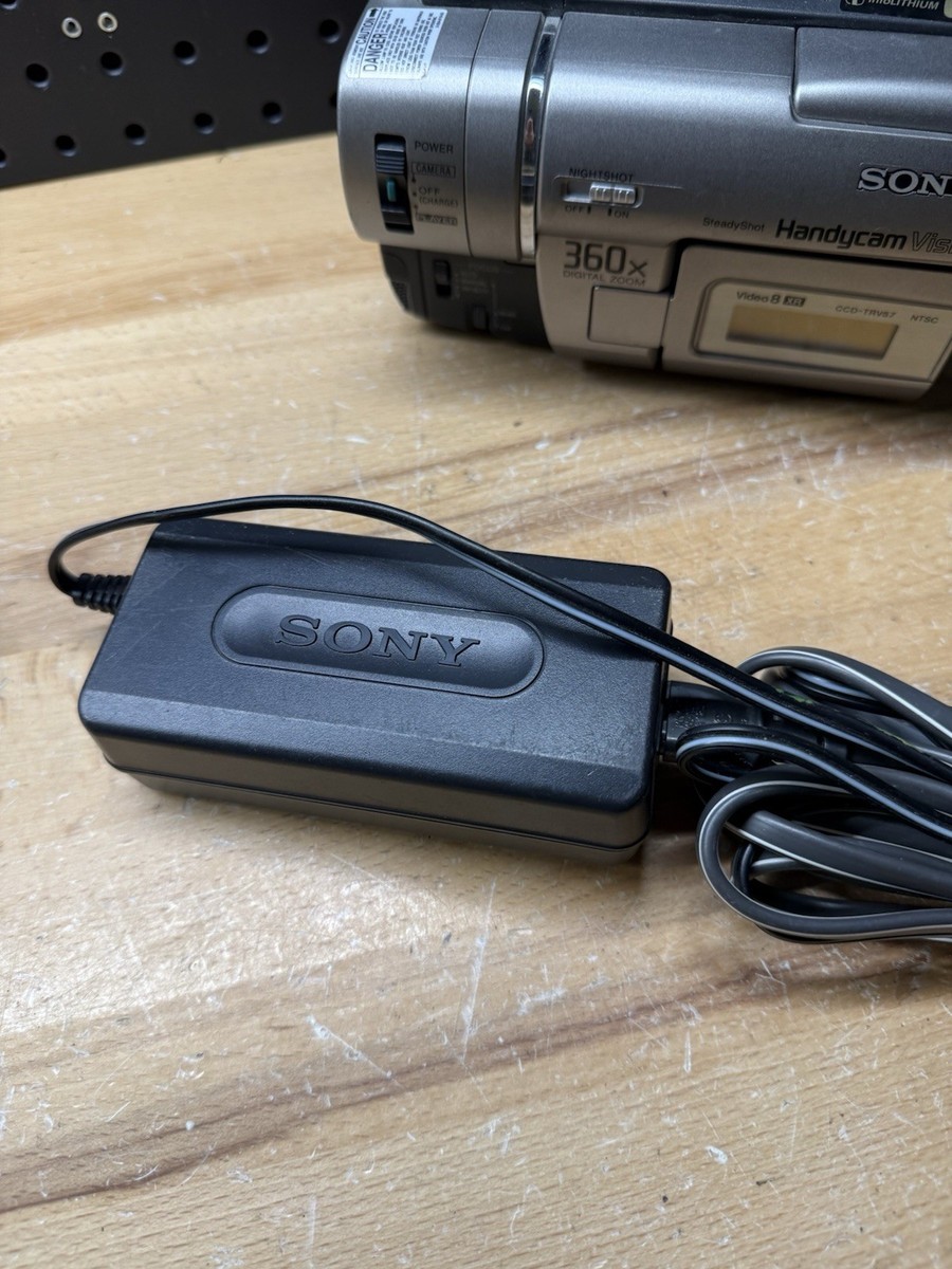 O) Sony Handycam Hi8 Camcorder CCD-TRV57 With Power Cord