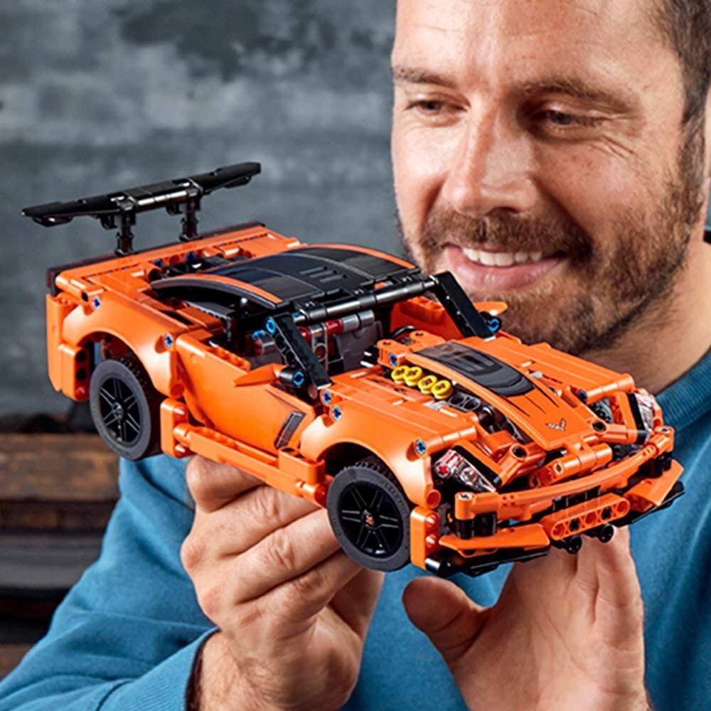 LEGO 42093 - Technic: Chevrolet Corvette ZR1 Model Car *Retired