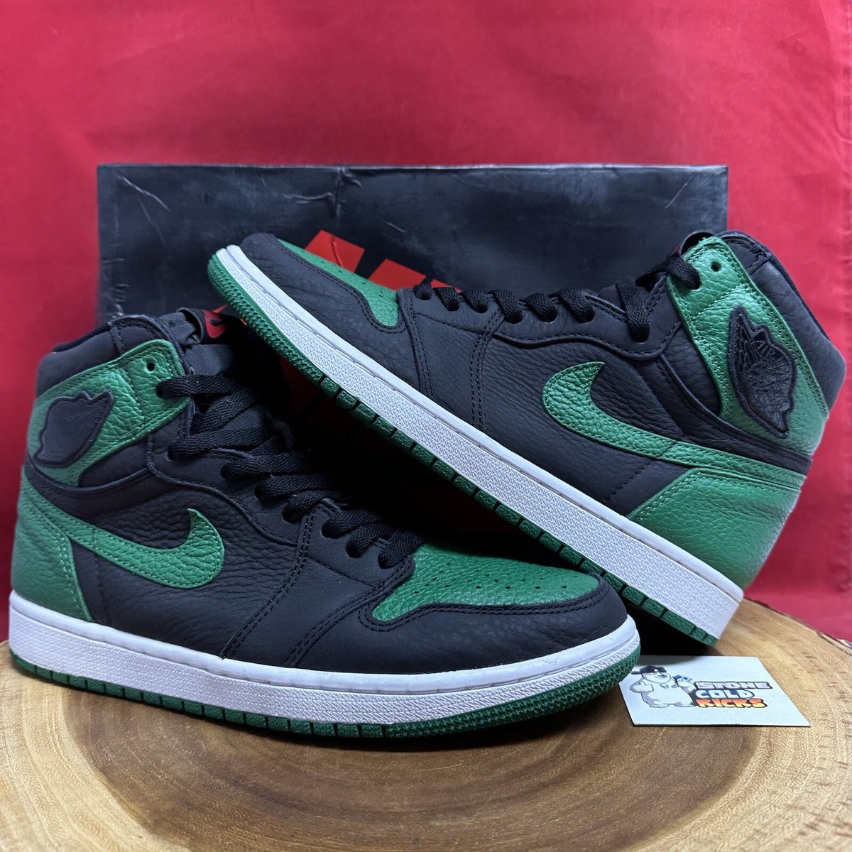 Nike Air Jordan 1 Retro High OG Pine Green 2.0 SZ 9 555088-030