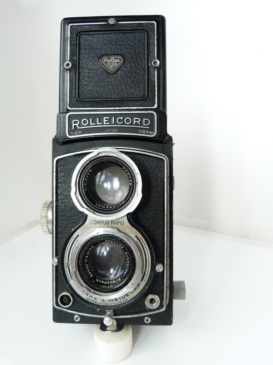 VINTAGE Rolleicord III T. Lens Reflex Camera with Schneider Xenar