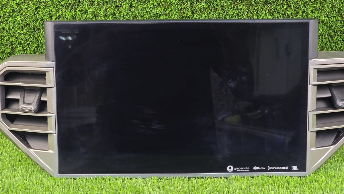 Toyota Tundra 2023 JBL Siruis XM HD Radio Gracenote Head unit