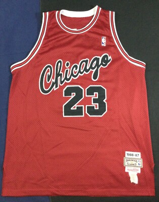 Chicago Bulls Michael Jordan #23 Basketball-NBA Mitchell & Ness