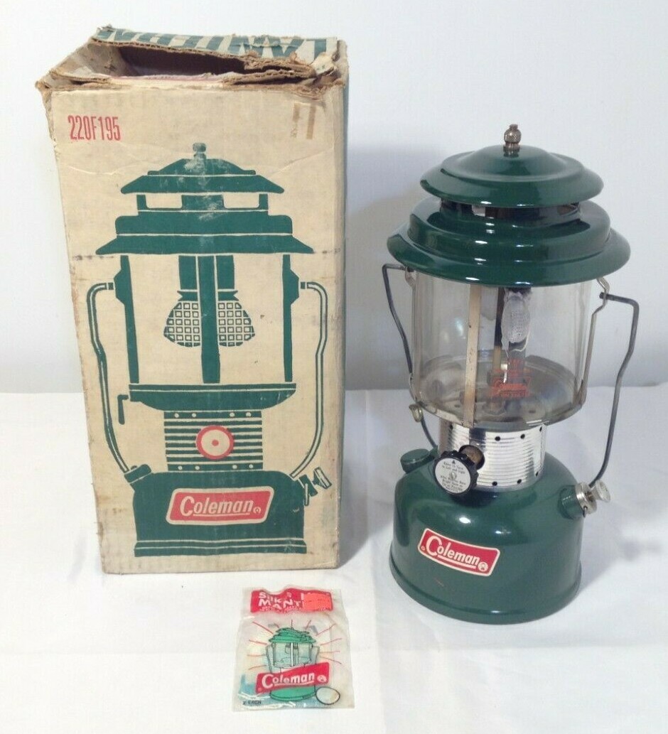 COLEMAN 220F195 Two Mantle Floodlight Green Lantern w/Box & Extra