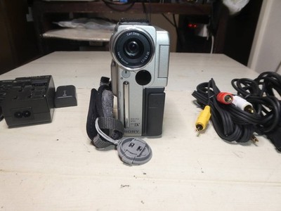 Sony DCR-PC3 Digital Video Camera Recorder Handycam Mini DV Japan