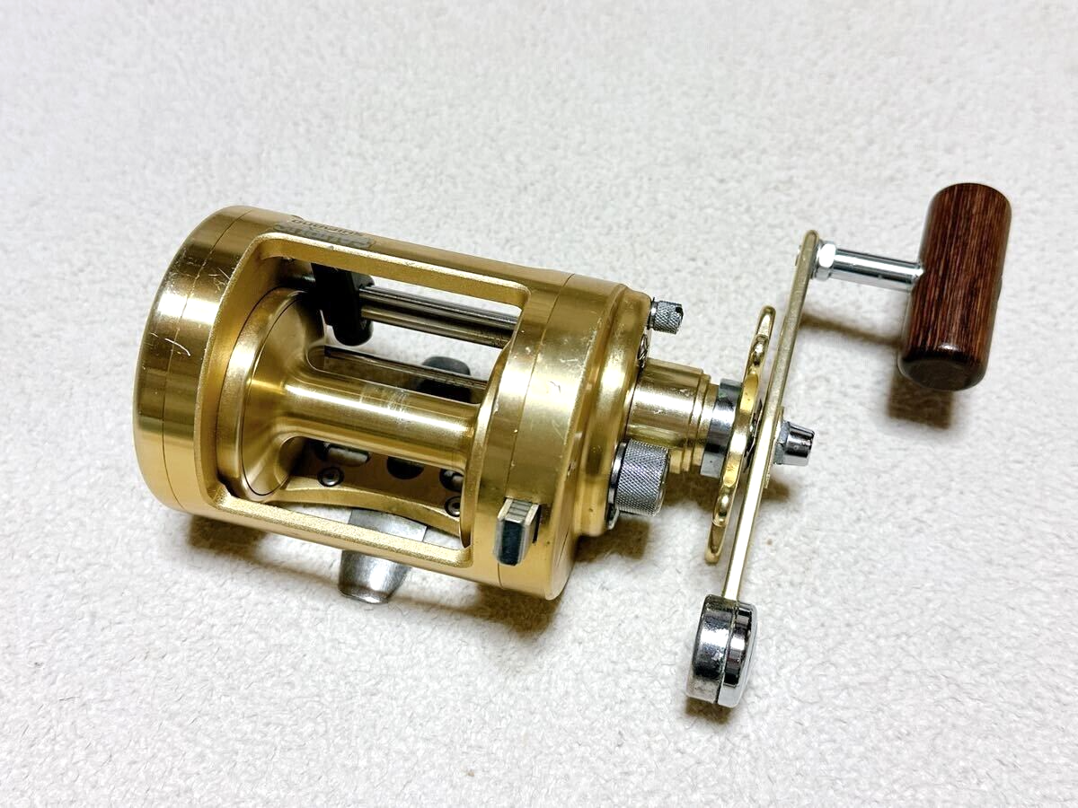 Shimano Calcutta 700 Right Handle Baitcasting Fishing Reel | eBay