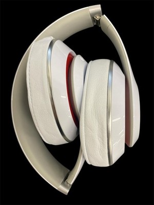 Beats by Dr. Dre Studio3 Wireless Over Ear Headphones - Black/Red