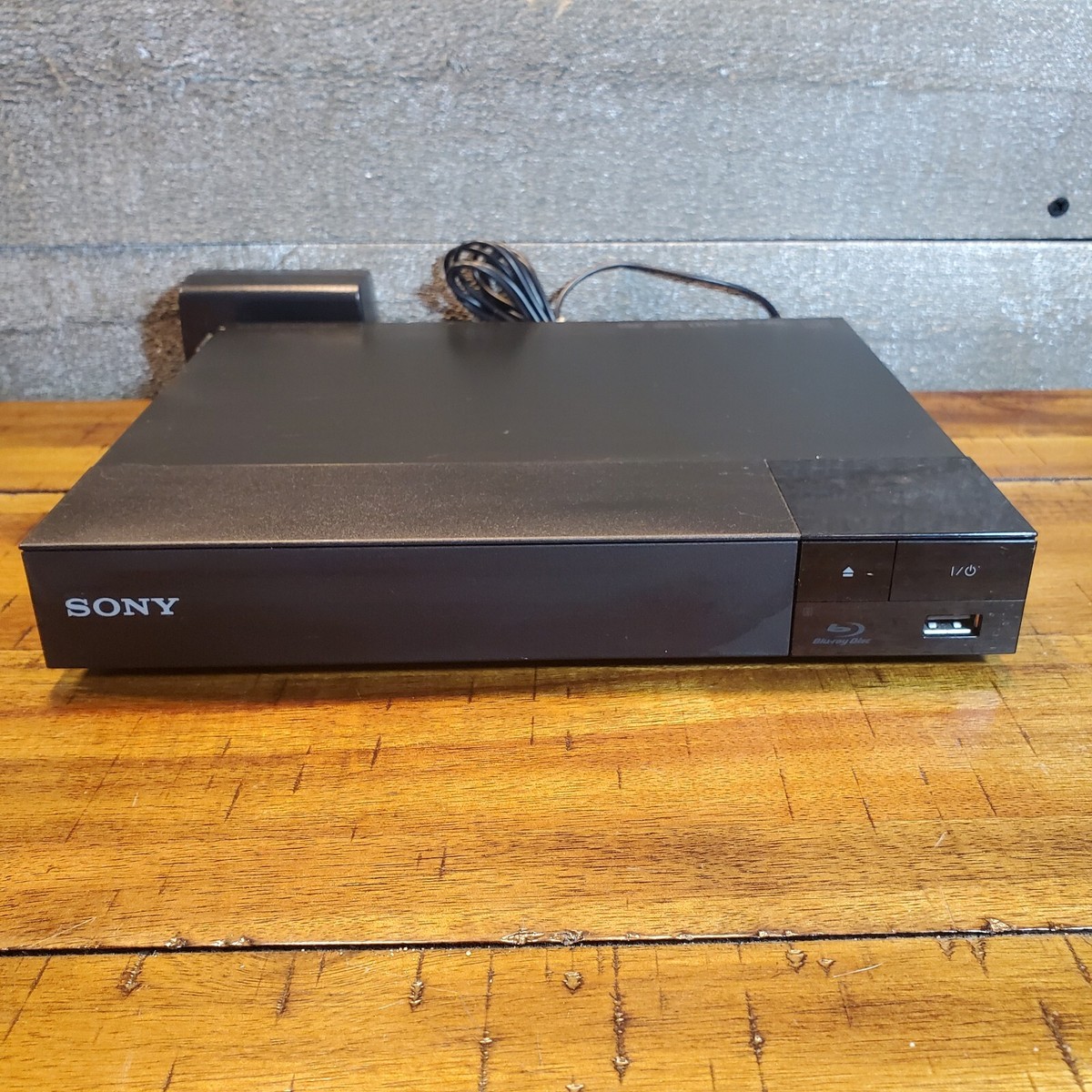 SONY BDP-S1500 Blu-Ray DVD SMART Player - No Remote - TESTED WORKS