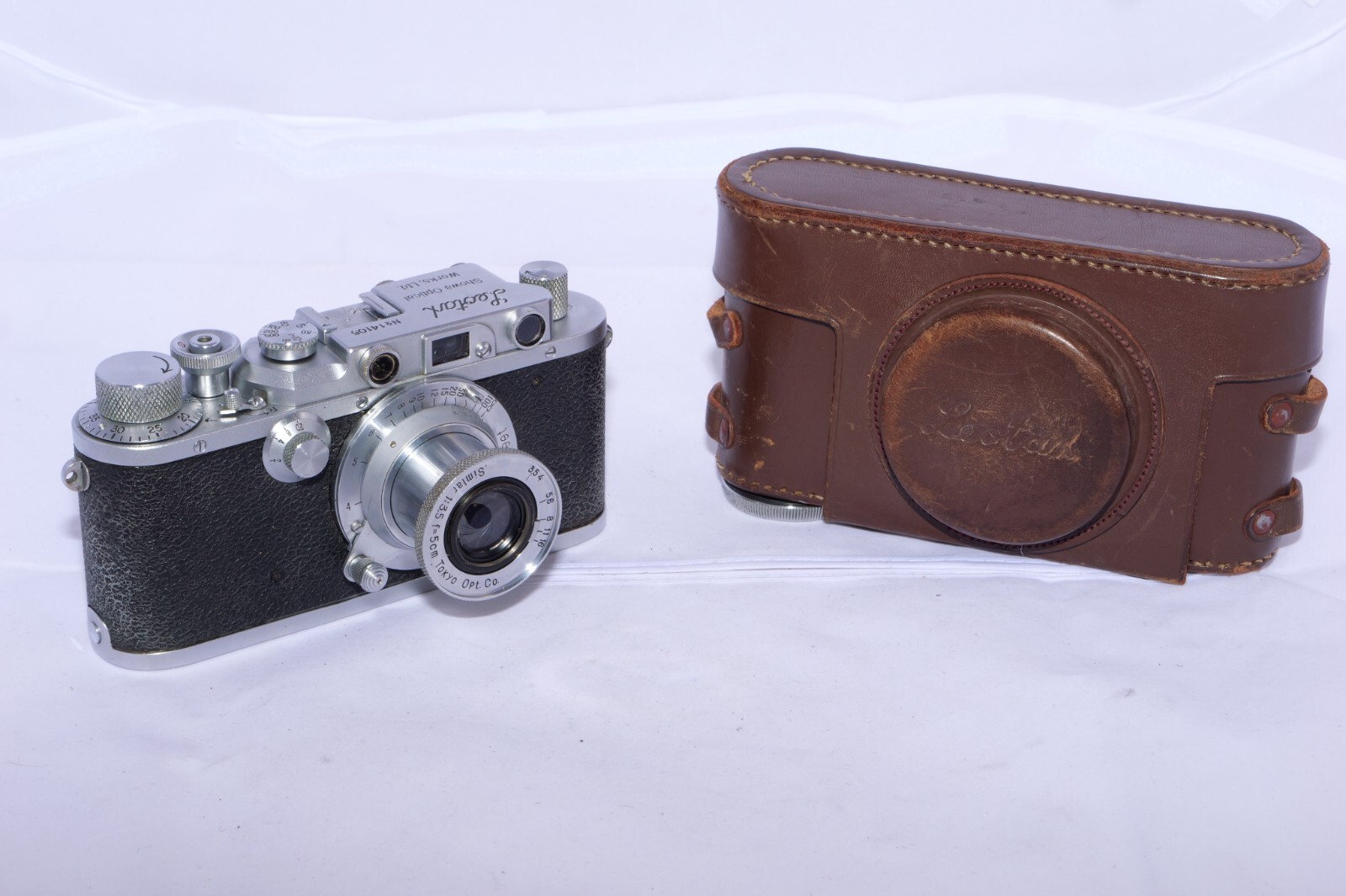 LEOTAX D IV vintage Leica Copy camera. Tokyo Simlar 5cm/3.5 lens