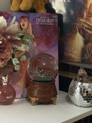 Taylor Swift The Eras Tour Acoustic Piano Snow Globe New SHIPS
