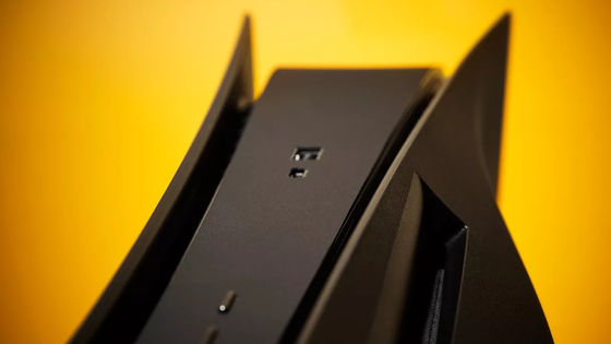 PS5を真っ黒に変身させる交換プレート「Darkplates」が登場 - GIGAZINE